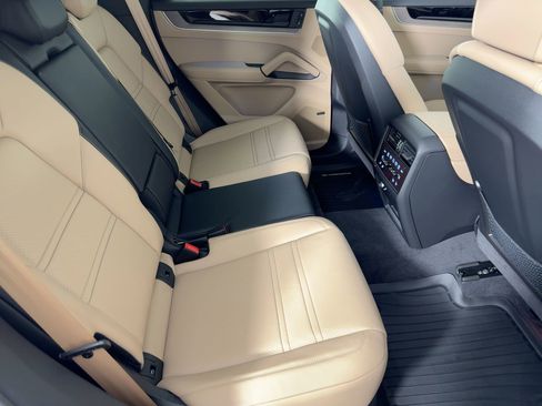 Used 2026 Porsche Cayenne E-Hybrid image 29