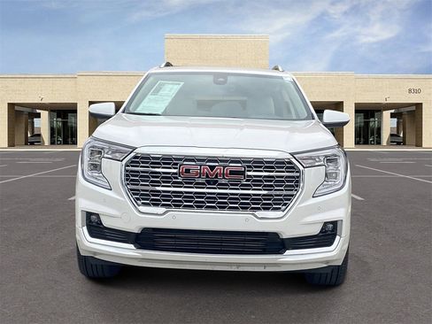 Used 2023 GMC Terrain Denali w/ Denali Premium Package image 2