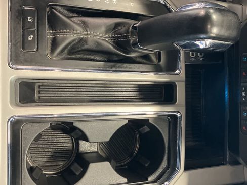 Used 2020 Ford F150 Lariat w/ Equipment Group 502A Luxury image 18