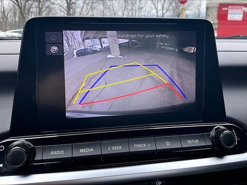 Used 2022 Kia Forte LXS image 9