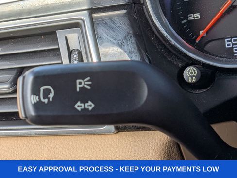 Used 2018 Porsche Macan image 38