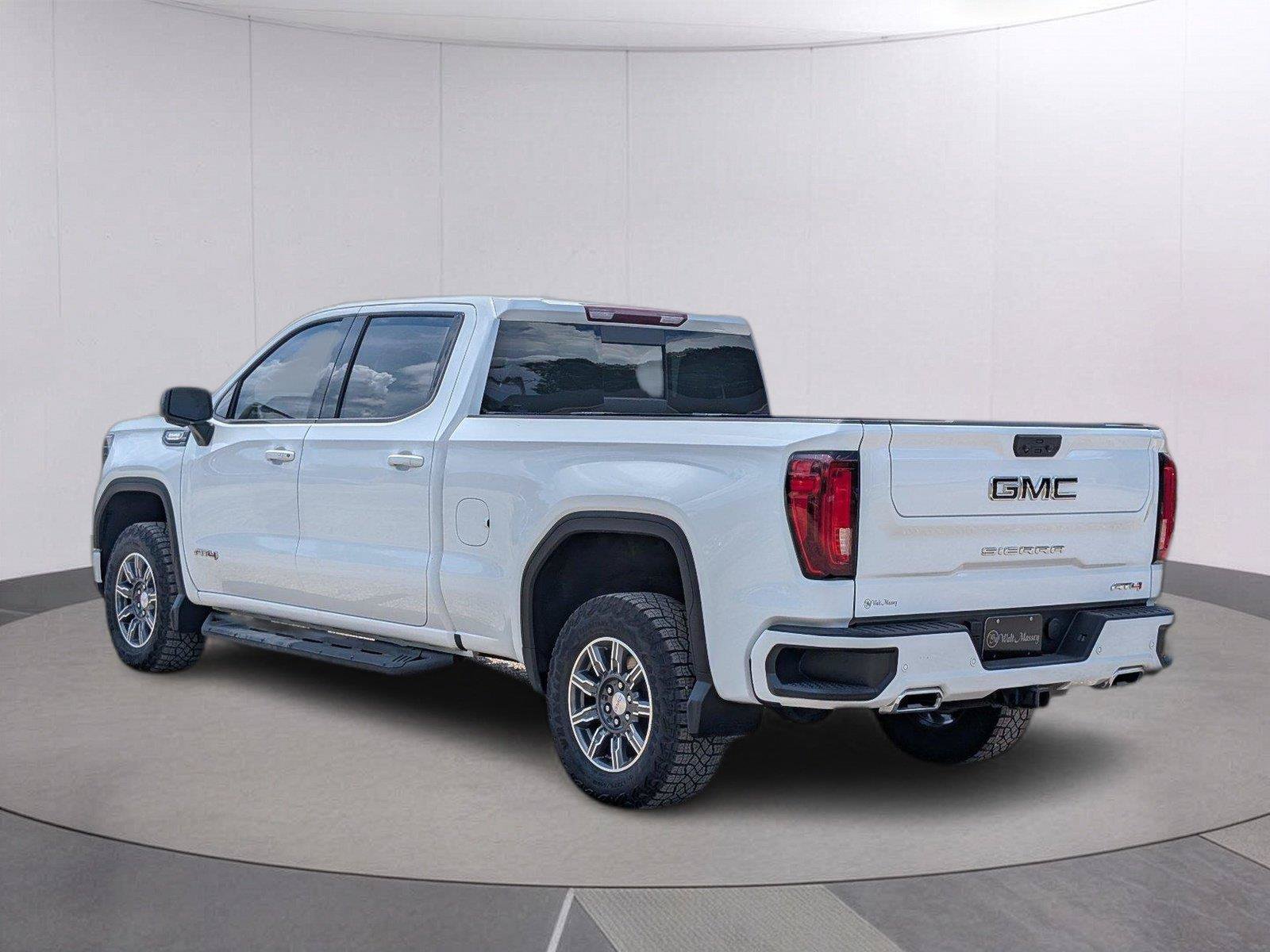 Used 2024 GMC Sierra 1500 AT4 w/ AT4 Premium Package AWD/4WD image 3