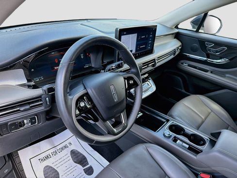 Certified 2023 Lincoln Corsair FWD w/ Equipment Group 101A image 9