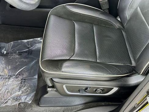 Used 2019 RAM 1500 Laramie w/ Sport Appearance Package image 18