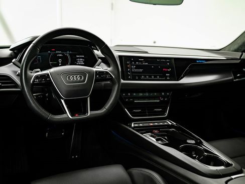 Used 2022 Audi RS e-tron GT w/ Carbon Performance Package image 4