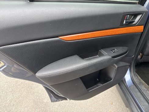 Used 2013 Subaru Outback 3.6R Limited w/ Moonroof Pkg image 15