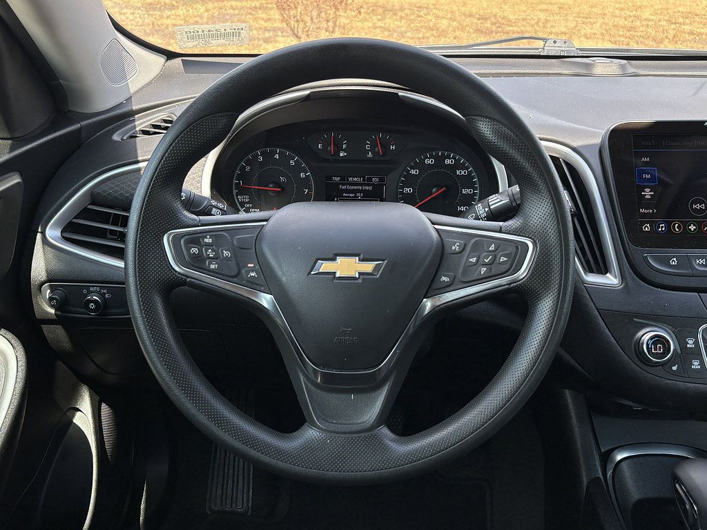 Used 2025 Chevrolet Malibu LT FWD image 16