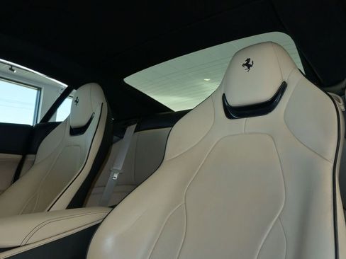 Used 2020 Ferrari Portofino RWD image 26