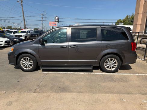 Used 2020 Dodge Grand Caravan SXT FWD image 8
