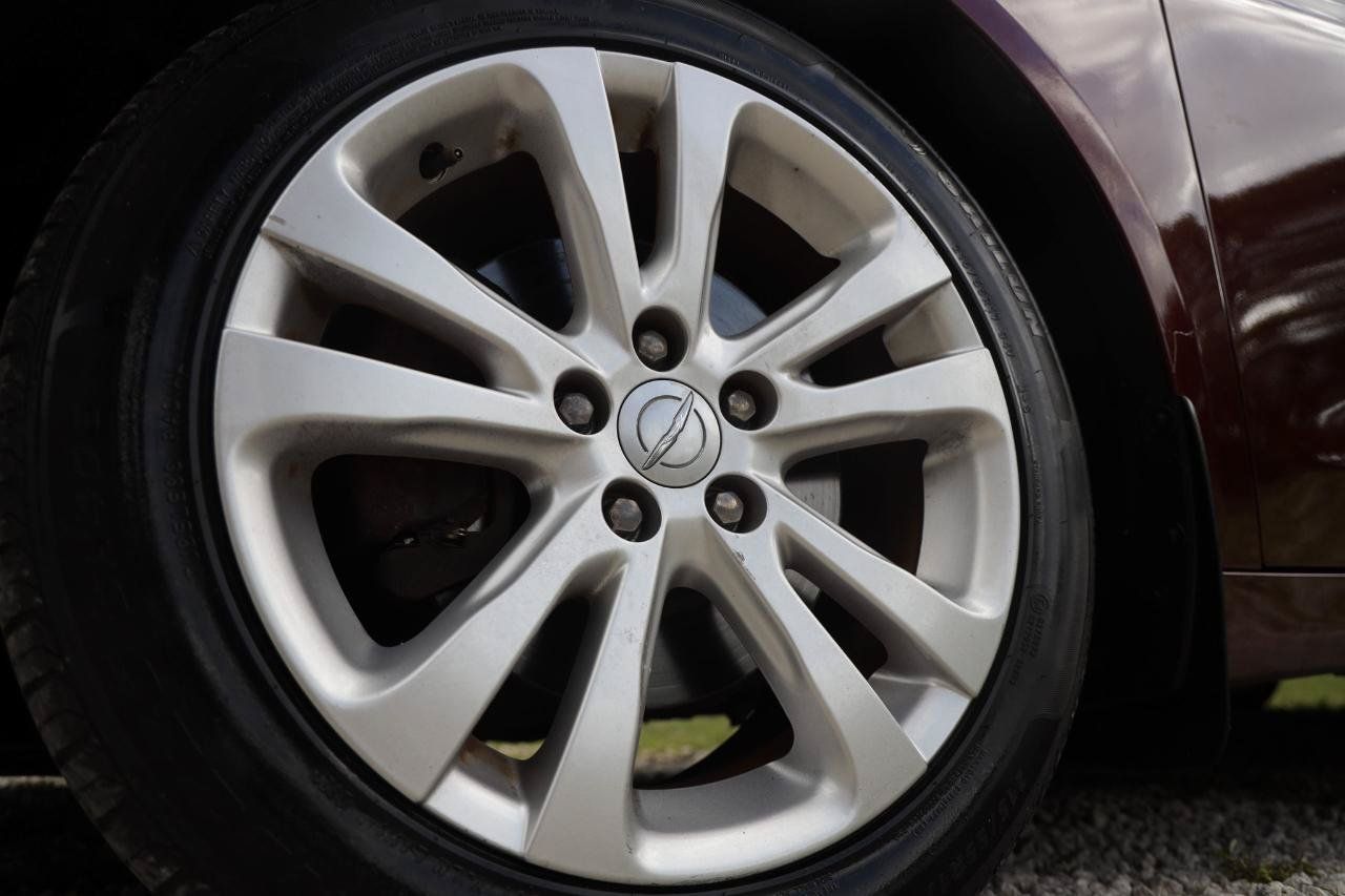 Used 2015 Chrysler 200 Limited w/ Convenience Group FWD image 30