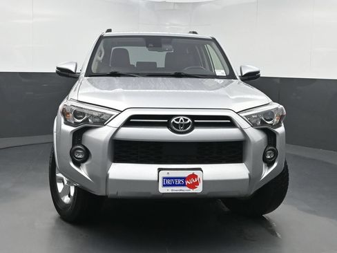 Used 2023 Toyota 4Runner SR5 Premium w/ Moonroof Package RWD image 40