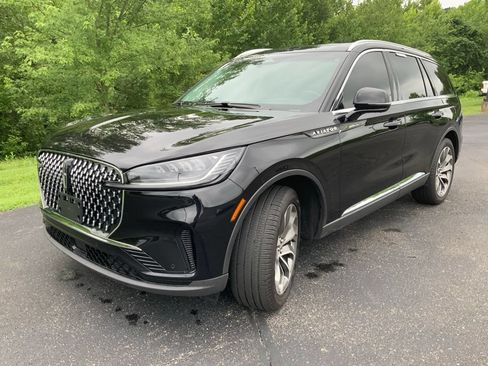 Used 2025 Lincoln Aviator Reserve AWD/4WD image 5