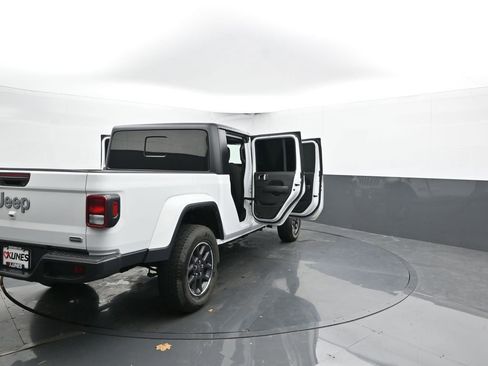 Used 2023 Jeep Gladiator Overland image 56