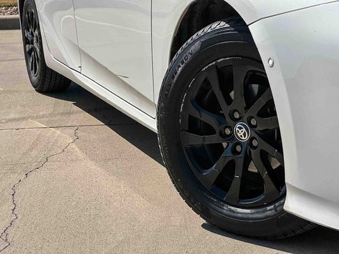 Used 2022 Toyota Prius AWD image 9