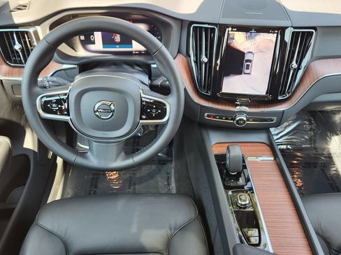 Used 2024 Volvo XC60 T8 Plus w/ Protection Package Premier AWD/4WD image 3