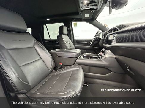 Used 2023 GMC Yukon Denali image 17