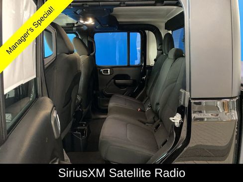 Used 2021 Jeep Gladiator Willys image 12