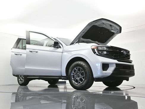 Certified 2025 Ford Expedition Max Active RWD image 50