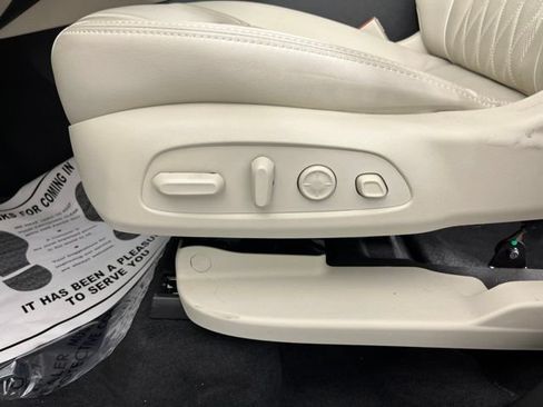 Used 2023 Buick Enclave Avenir w/ Avenir Technology Package FWD image 34
