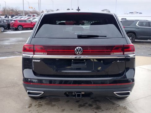 Used 2024 Volkswagen Atlas SE image 18