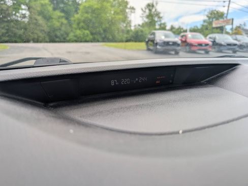 Used 2014 Subaru Outback 2.5i Limited w/ Moonroof Package AWD/4WD image 22