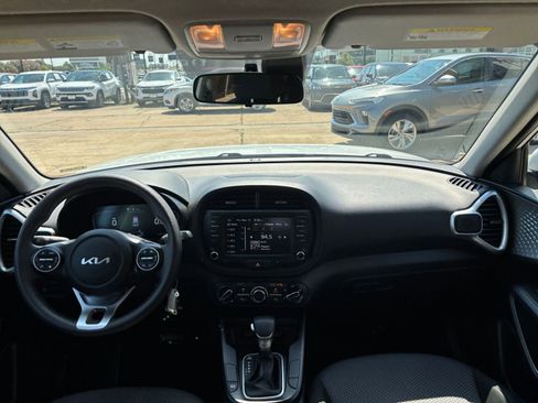 Used 2024 Kia Soul LX w/ Option Group 015 FWD image 31