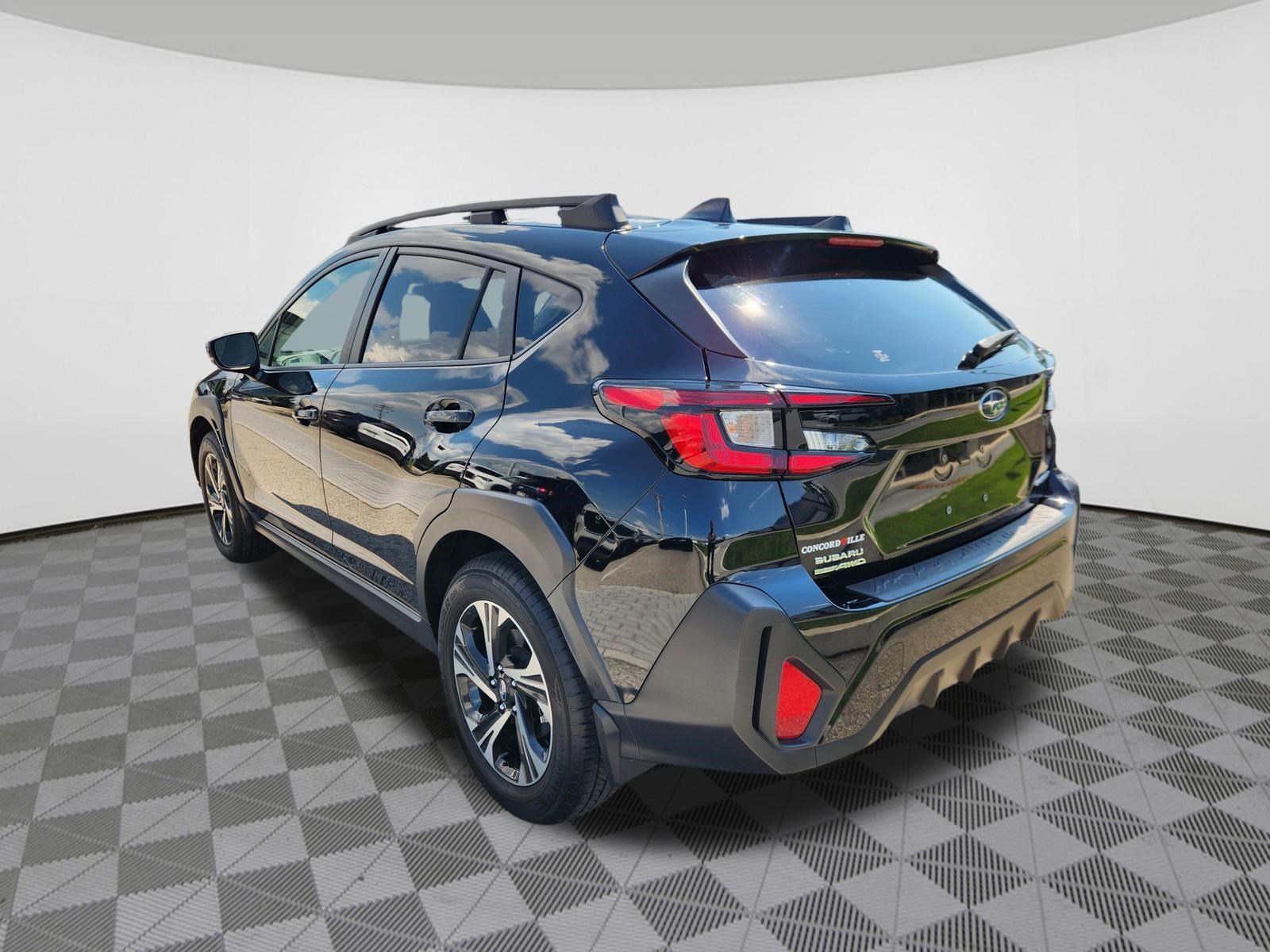 Used 2024 Subaru Crosstrek 2.0i Premium AWD/4WD image 3
