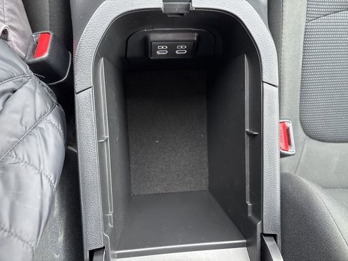 Used 2024 Toyota RAV4 LE image 27