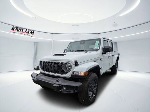 New 2025 Jeep Gladiator Sport image 6