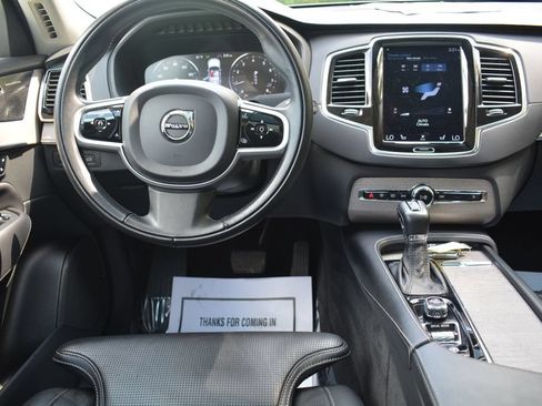 Used 2021 Volvo XC90 T6 Inscription w/ Climate Package AWD/4WD image 3