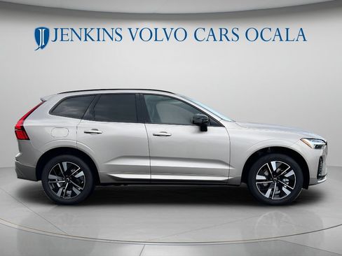 New 2026 Volvo XC60 B5 Core AWD/4WD image 2