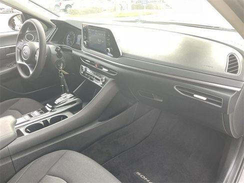 Used 2023 Hyundai Sonata SE w/ Preferred Accessory Package image 26