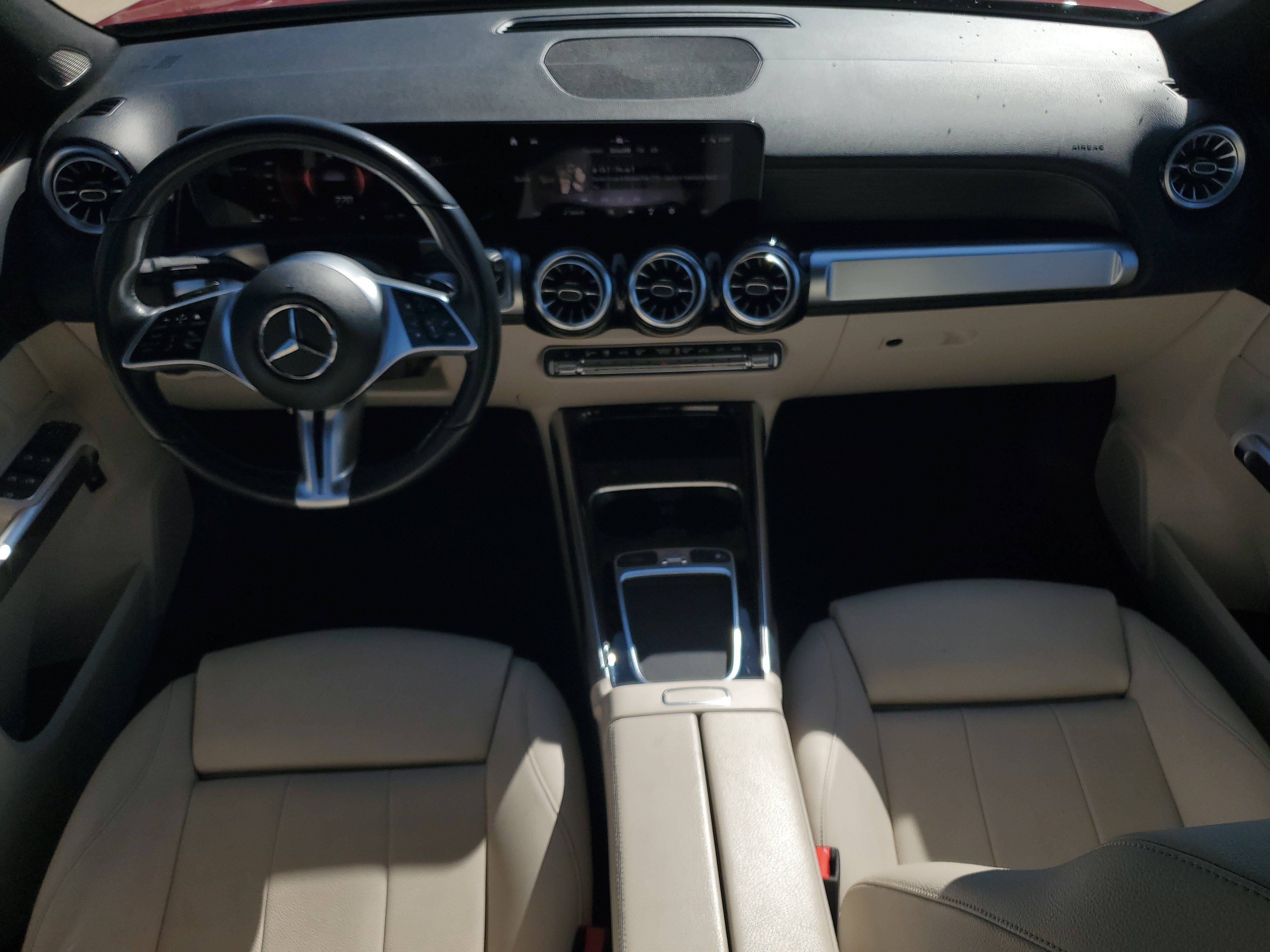 Used 2024 Mercedes-Benz GLB 250 image 29