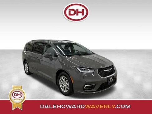 Used 2022 Chrysler Pacifica Touring-L w/ Uconnect Theater Family Group FWD image 1