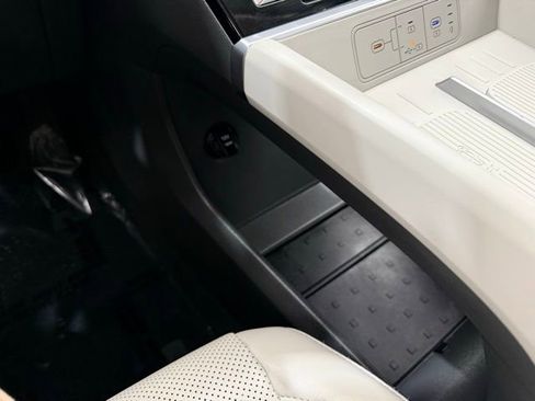 Used 2025 Hyundai Santa Fe SEL image 43