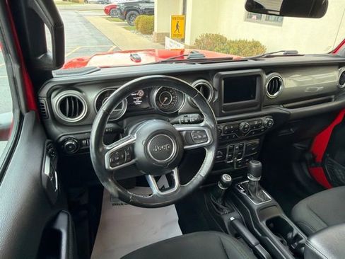 Used 2020 Jeep Wrangler Unlimited Sahara w/ Cold Weather Group AWD/4WD image 16