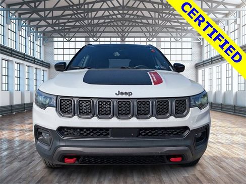 Used 2023 Jeep Compass Trailhawk image 9