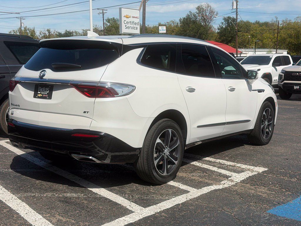 Used 2022 Buick Enclave Essence w/ Sport Touring Edition FWD image 6