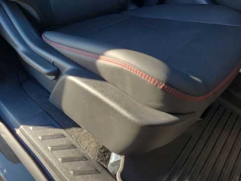 Used 2025 Chevrolet Colorado Z71 w/ Z71 Convenience Package 2 image 30