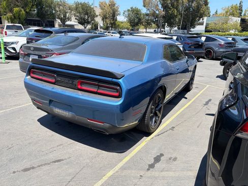 Used 2022 Dodge Challenger R/T w/ Blacktop Package RWD image 3