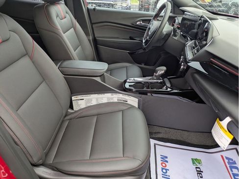 Certified 2026 Chevrolet Trax RS image 26