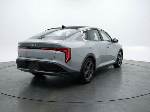 Used 2025 Kia K4 LXS image 9
