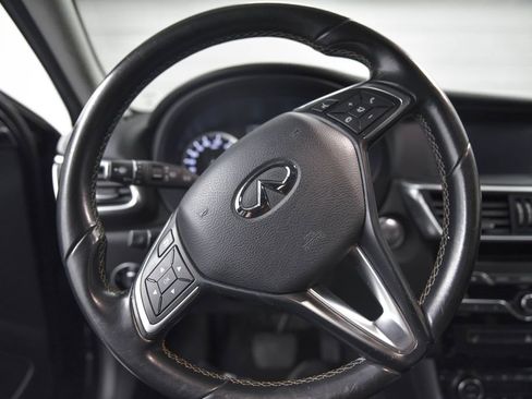 Used 2019 INFINITI QX30 Premium w/ Navigation Package image 17