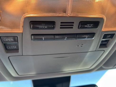 Used 2019 Toyota Highlander XLE image 29