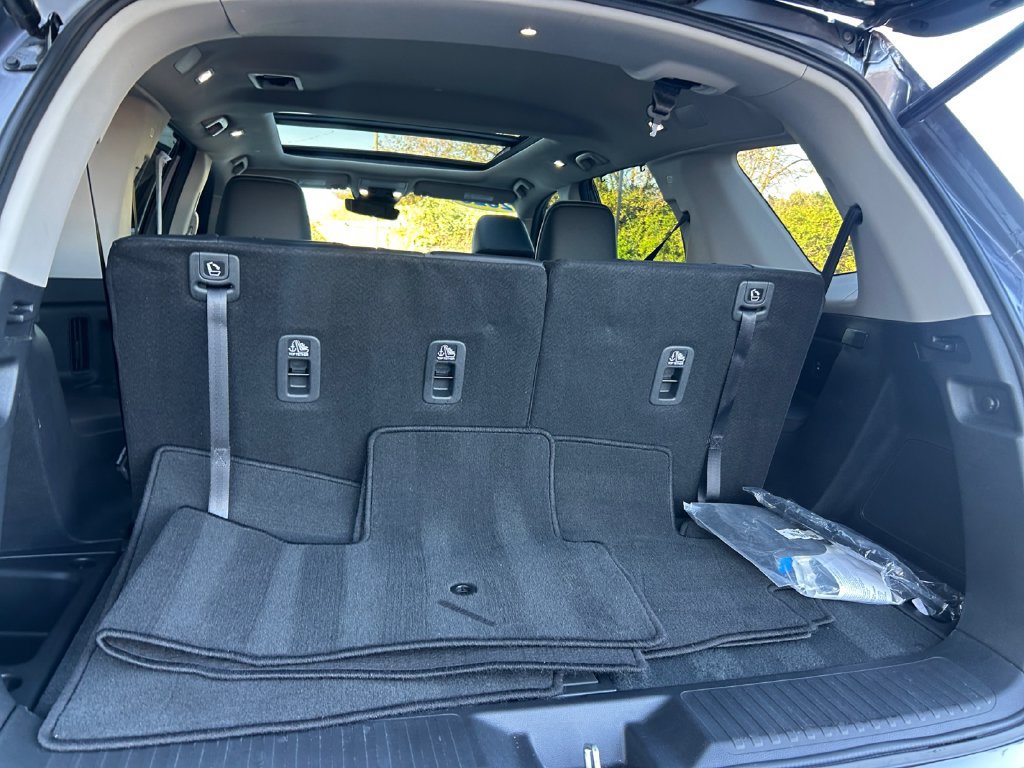 Used 2025 Honda Pilot Elite image 27