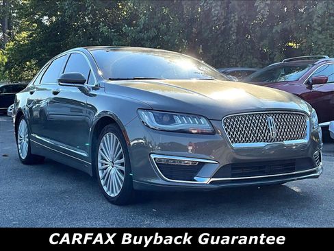 Used 2017 Lincoln MKZ Reserve FWD image 2