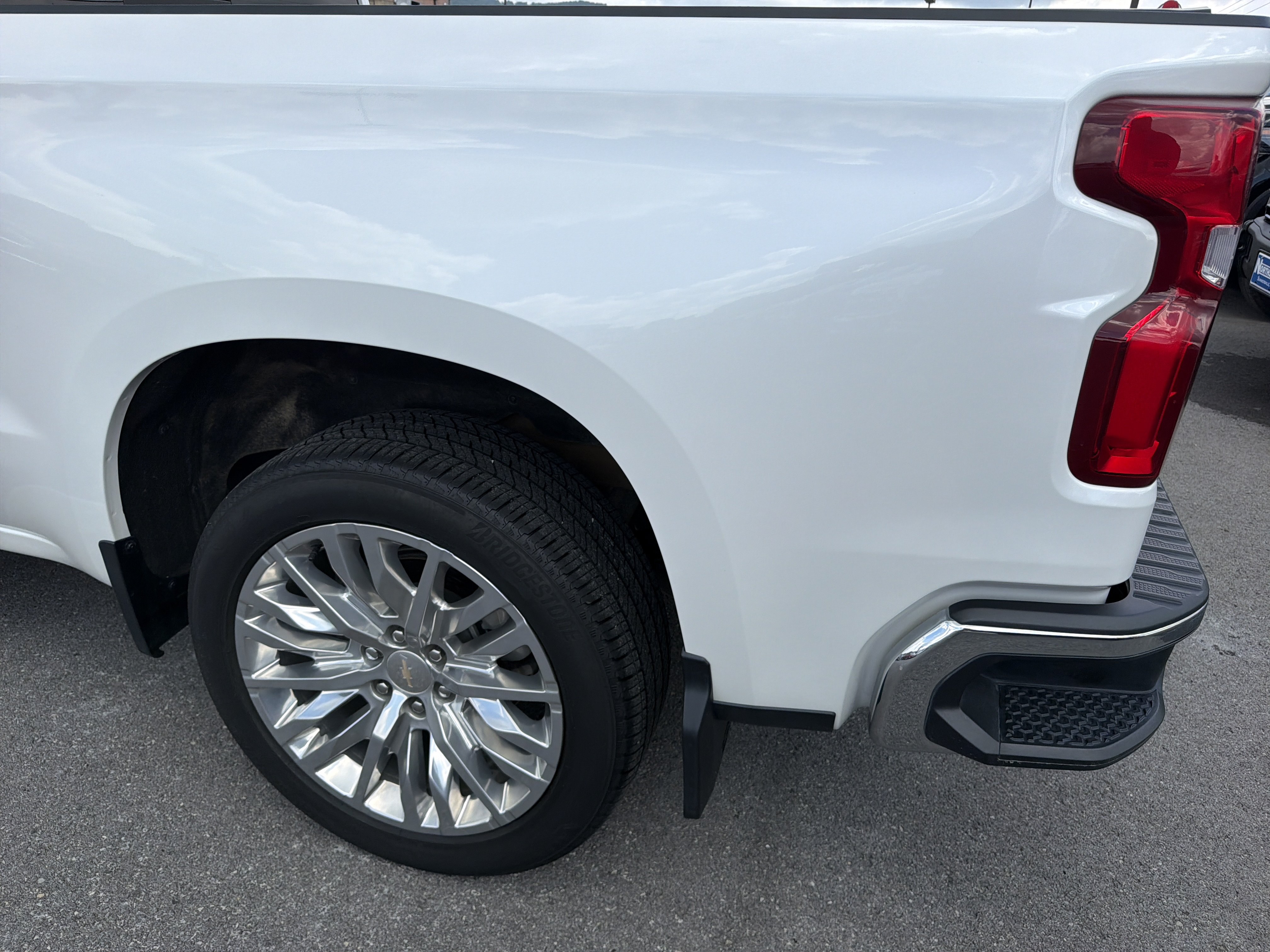 Certified 2024 Chevrolet Silverado 1500 LTZ w/ Technology Package AWD/4WD image 11