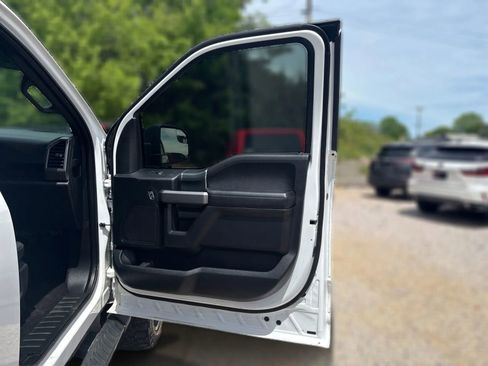 Used 2019 Ford F150 XLT w/ Equipment Group 302A Luxury AWD/4WD image 23