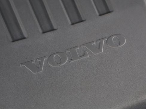 Certified 2025 Volvo V60 B5 Cross Country Plus AWD/4WD image 25