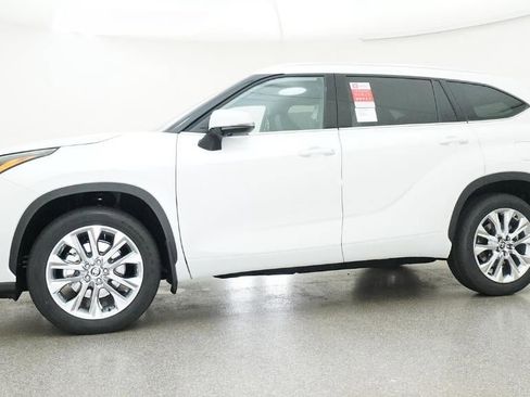 New 2026 Toyota Highlander Limited AWD/4WD image 18